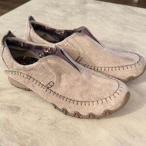 Skechers Women's Relaxed Fit Bikers Graduate Slip-On Shoes in mushroom suede 8